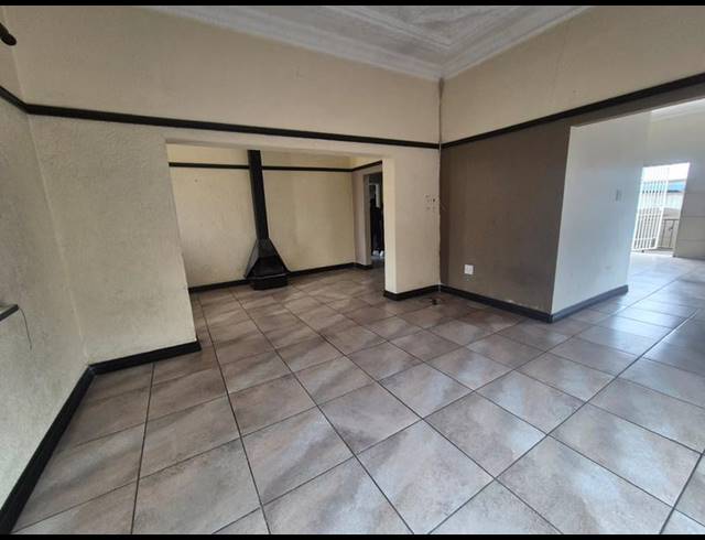 3 BEDROOM HOUSE FOR SALE IN FLORENTIA